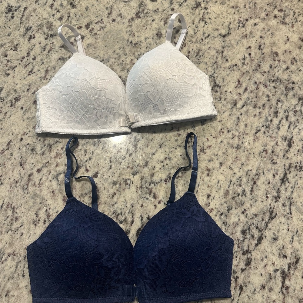 Elegant Lace Bra Set - White and Navy